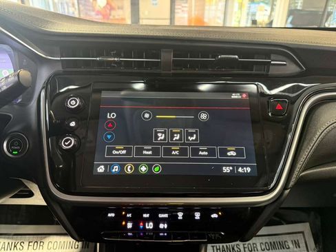 Used 2023 Chevrolet Bolt EUV LT FWD image 16