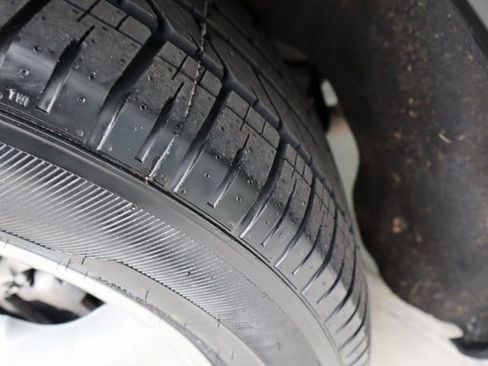 Used 2024 Ford Explorer Limited image 46