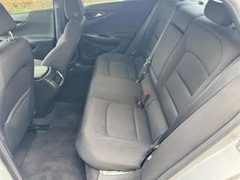Used 2018 Chevrolet Malibu LT FWD image 30