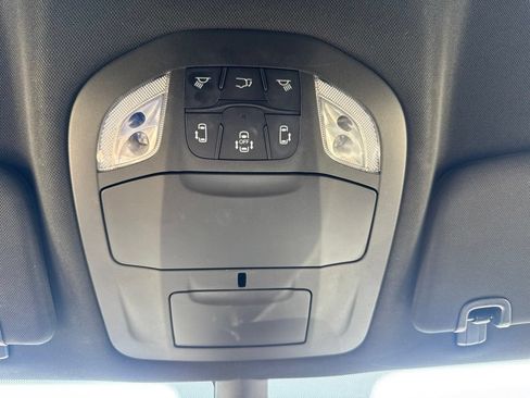 Used 2025 Chrysler Pacifica Select FWD image 23