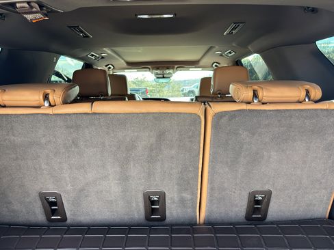 Used 2022 Cadillac Escalade Premium Luxury w/ Performance Package image 14