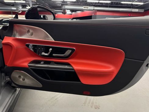 Used 2022 Mercedes-Benz SL 63 AMG 4MATIC image 37