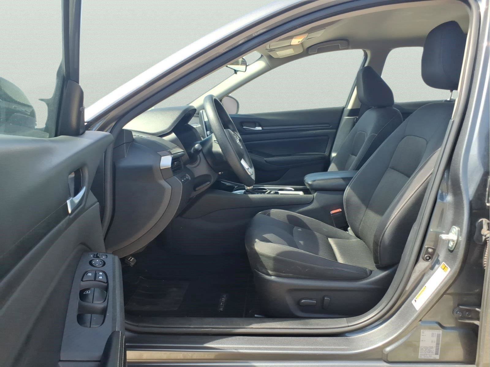 Used 2024 Nissan Altima 2.5 SV FWD image 16