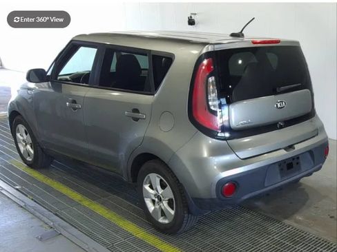 Used 2019 Kia Soul FWD image 2