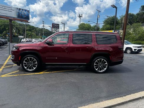 Used 2022 Jeep Wagoneer Series III w/ Premium Group I AWD/4WD image 4