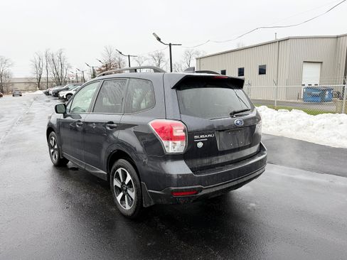 Used 2017 Subaru Forester 2.5i Premium w/ All-Weather Package image 7