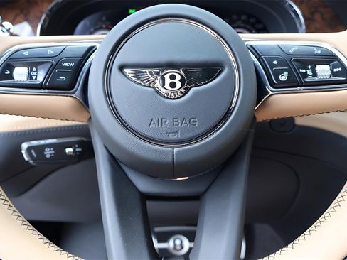 New 2025 Bentley Bentayga Extended Wheelbase image 25