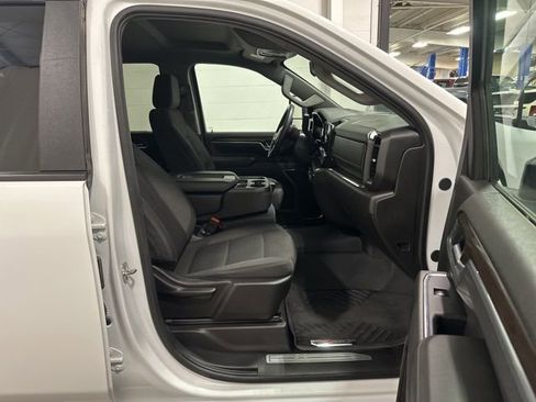 Used 2025 Chevrolet Silverado 2500 LT image 11