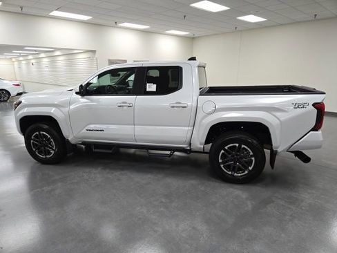 New 2026 Toyota Tacoma TRD Sport image 3