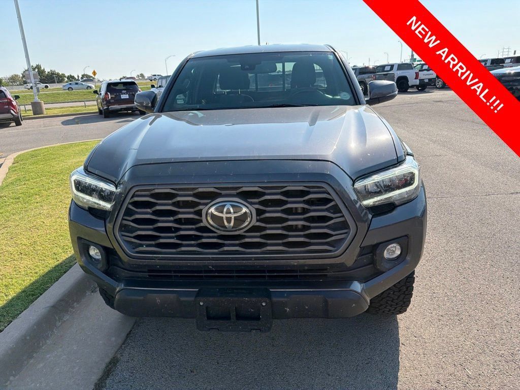 Used 2021 Toyota Tacoma TRD Off-Road w/ TRD Premium Off Road Package AWD/4WD image 2
