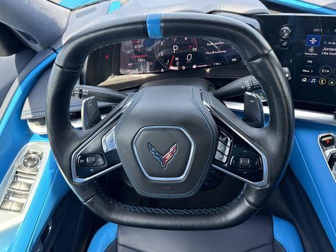 Used 2021 Chevrolet Corvette Stingray Premium Conv w/ Z51 Performance Package image 18