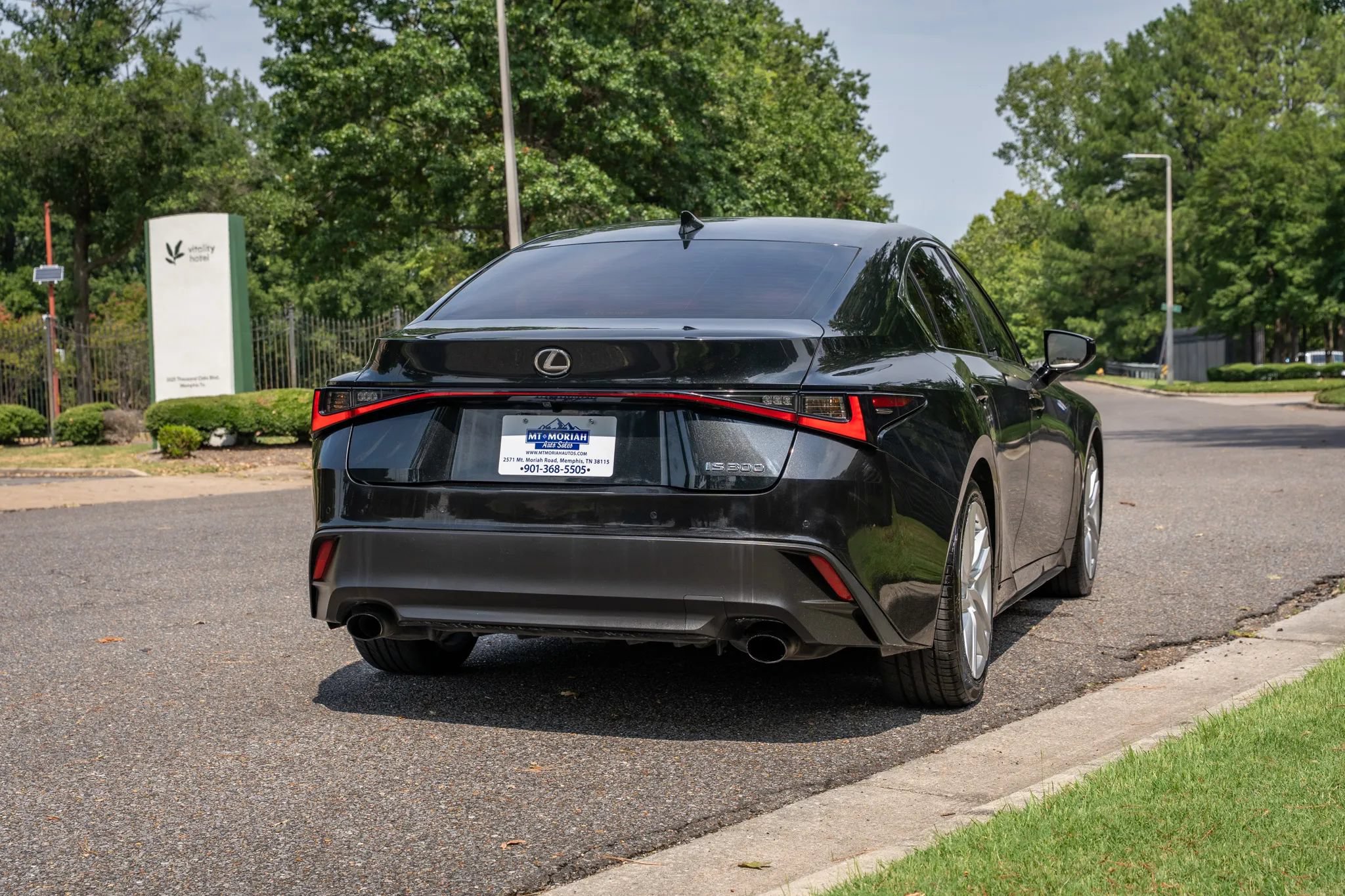 Used 2023 Lexus IS 300 w/ Comfort Package RWD image 6