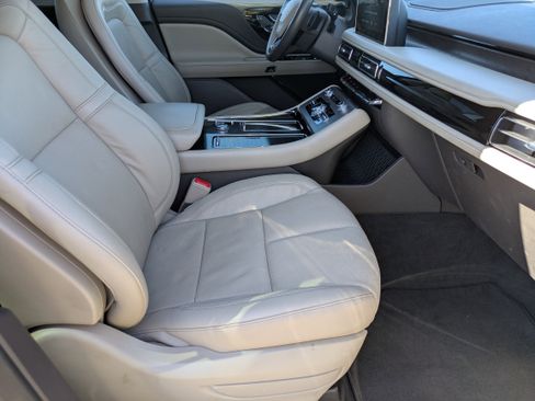 Used 2023 Lincoln Aviator Reserve w/ Equipment Group 201A image 11
