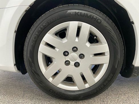 Used 2014 Dodge Avenger SE image 22