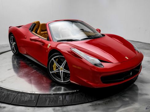 Used 2013 Ferrari 458 Spider image 29