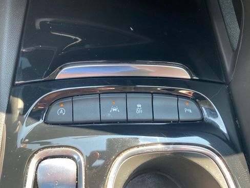 Used 2022 Buick Envision Preferred FWD image 13
