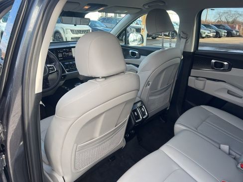 Certified 2023 Kia Sorento S image 8