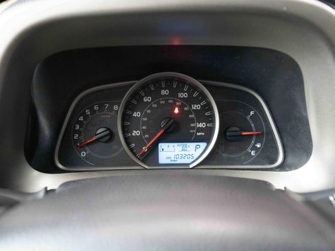 Used 2014 Toyota RAV4 XLE image 16