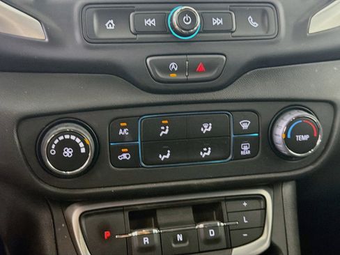 Used 2024 GMC Terrain SLE FWD image 22