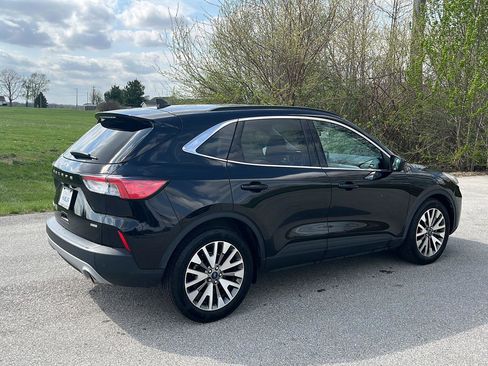 Used 2022 Ford Escape Titanium FWD image 6