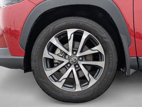 Used 2024 Toyota Corolla Cross XLE image 24