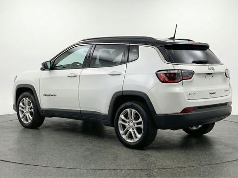 Used 2025 Jeep Compass Limited AWD/4WD image 6