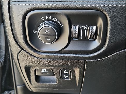 Used 2022 RAM 1500 Limited w/ Body Color Bumper Group AWD/4WD image 21