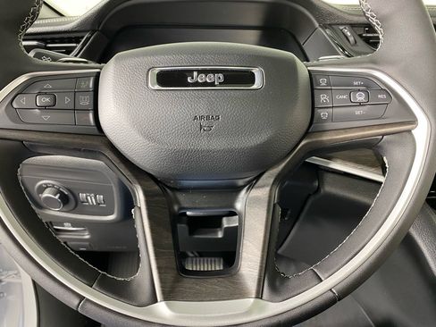 New 2026 Jeep Grand Cherokee Altitude AWD/4WD image 3