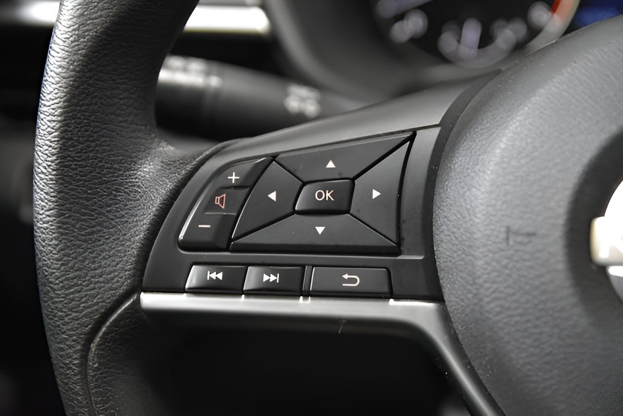 Used 2024 Nissan Altima 2.5 SV FWD image 13