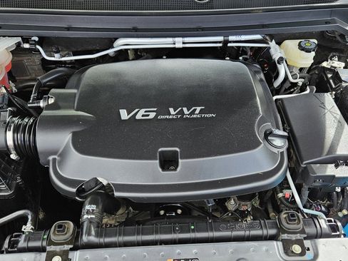 Used 2022 Chevrolet Colorado LT w/ LT Convenience Package image 10