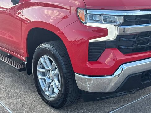 Used 2022 Chevrolet Silverado 1500 LT AWD/4WD image 5