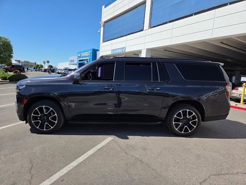 Used 2022 Chevrolet Suburban RST w/ Luxury Package image 3