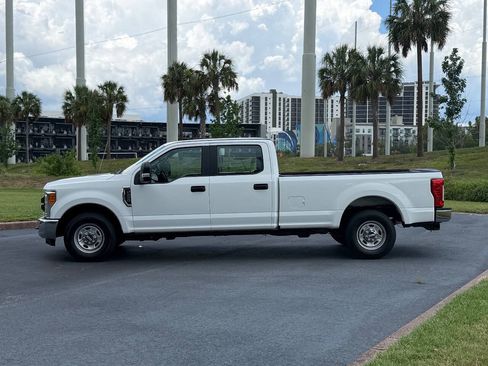 Used 2017 Ford F250 XL w/ Power Equipment Group RWD image 4