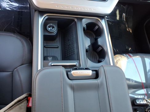 New 2025 Ford Expedition Max Active RWD image 17