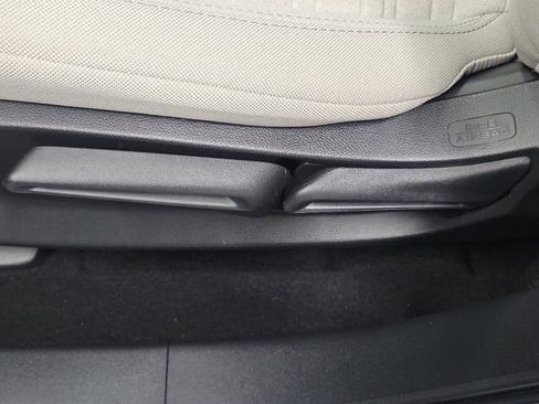 Certified 2025 Honda HR-V LX image 23