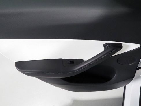 Used 2022 Tesla Model Y Performance image 51