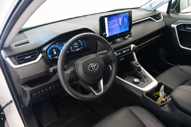 Used 2023 Toyota RAV4 Limited AWD/4WD image 4