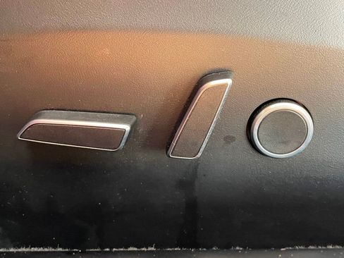 Used 2022 Tesla Model S Plaid image 14