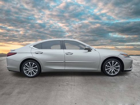 Certified 2021 Lexus ES 350 w/ Premium Package image 9