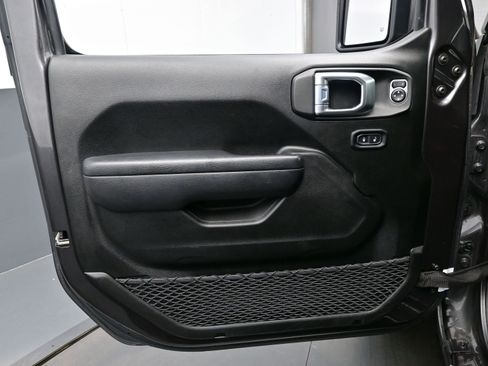 Used 2022 Jeep Wrangler Unlimited Sport image 10