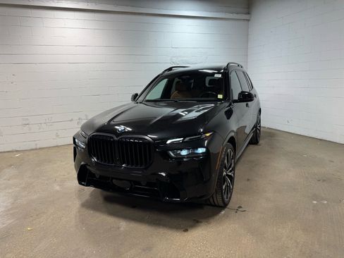 Used 2024 BMW X7 xDrive40i w/ M Sport Package AWD/4WD image 2
