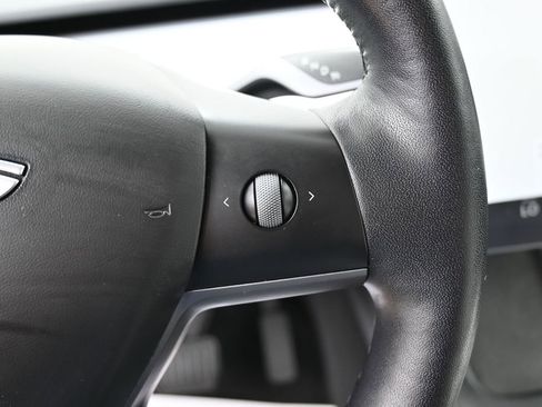 Used 2023 Tesla Model Y Long Range AWD/4WD image 24