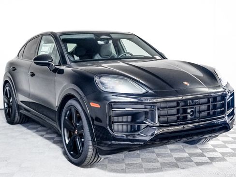 New 2026 Porsche Cayenne GTS image 8