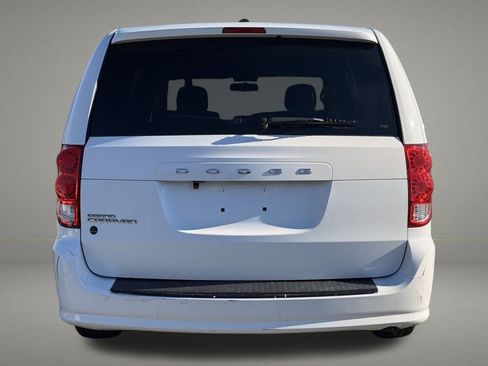 Used 2016 Dodge Grand Caravan SE image 4