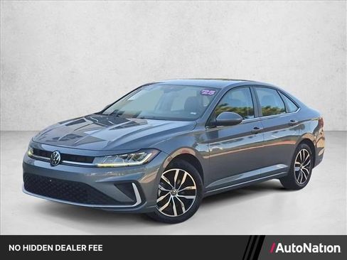 Used 2025 Volkswagen Jetta SE FWD image 1