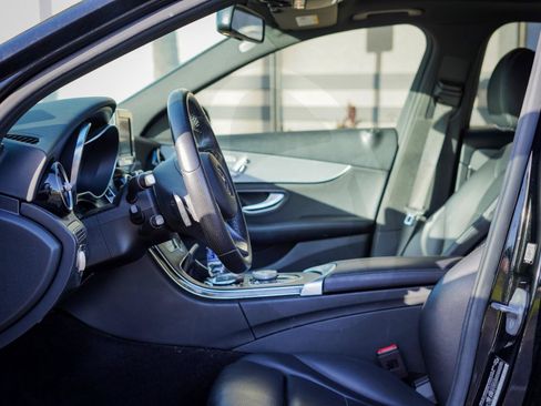 Used 2018 Mercedes-Benz C 300 Sedan image 7