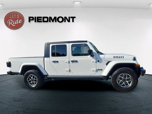 Certified 2024 Jeep Gladiator Sport image 6