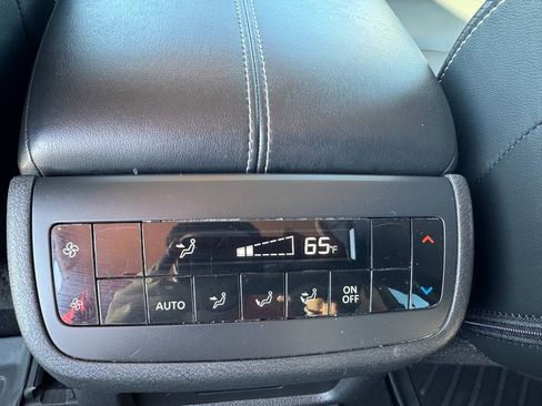 Used 2023 Nissan Pathfinder SL image 28