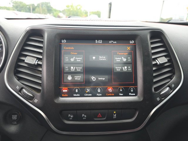 Used 2019 Jeep Cherokee Trailhawk AWD/4WD image 15