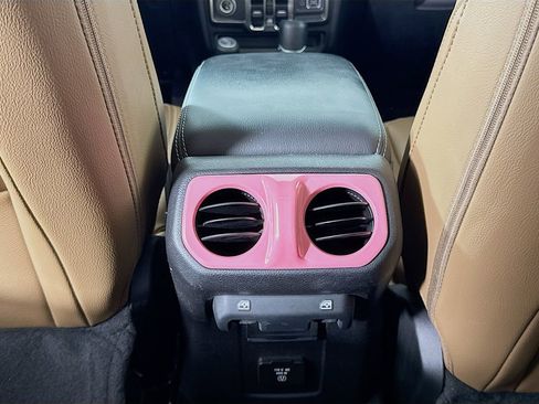 Used 2021 Jeep Gladiator Overland image 26